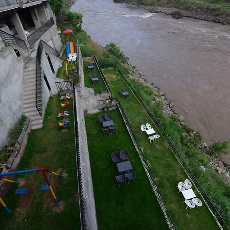 La Orilla Hotel Muzaffarabad Exterior foto